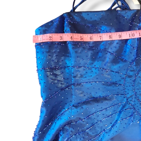 Shimmering blue gown - Picture 9 of 11